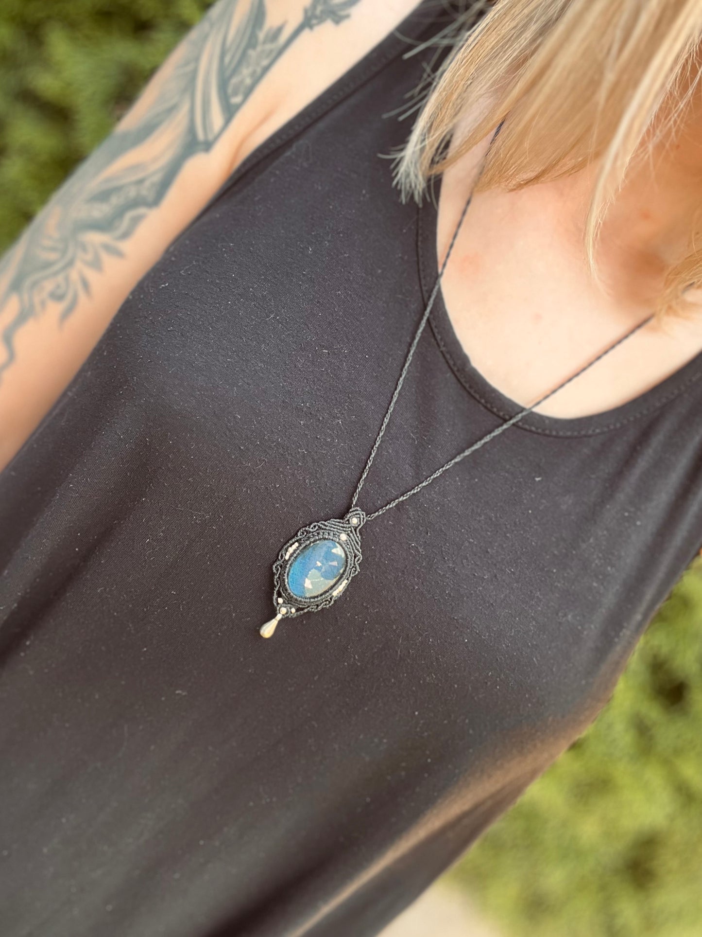 Amulet s kristalom Labradorit